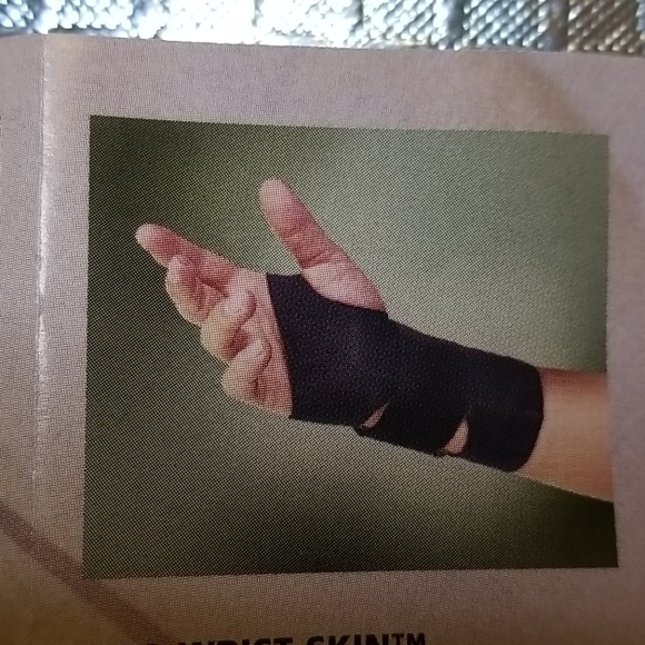NEW Bio Skin Wrist Brace - Picture 3 of 6